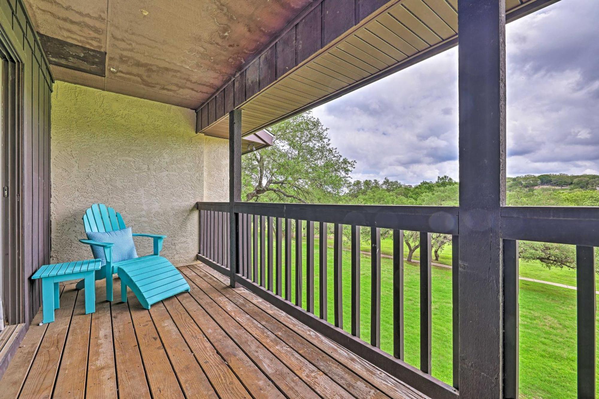 Modern Lakeside Golf Course Retreat With Deck! Canyon Lake Ngoại thất bức ảnh