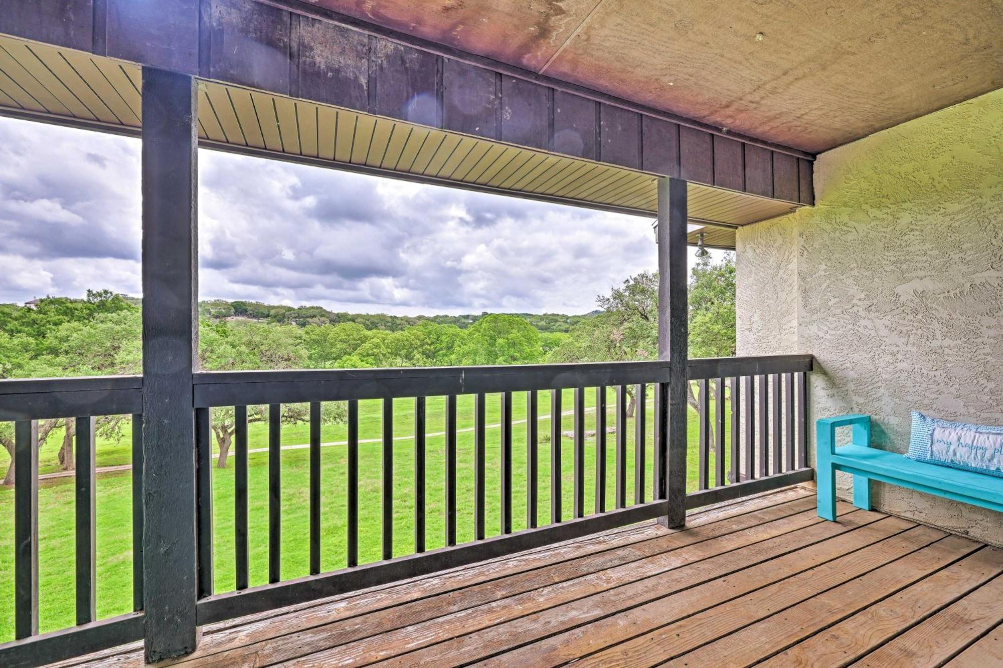 Modern Lakeside Golf Course Retreat With Deck! Canyon Lake Ngoại thất bức ảnh